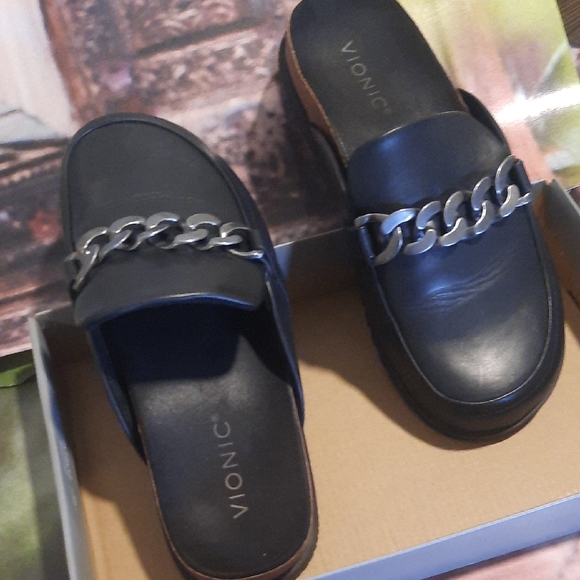 Vionic Black Slip-On Loafers with Black Chain - Picture 4 of 9